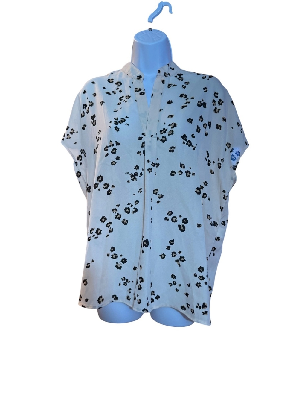 W5 White Floral Blouse - Lightweight and Stylish!